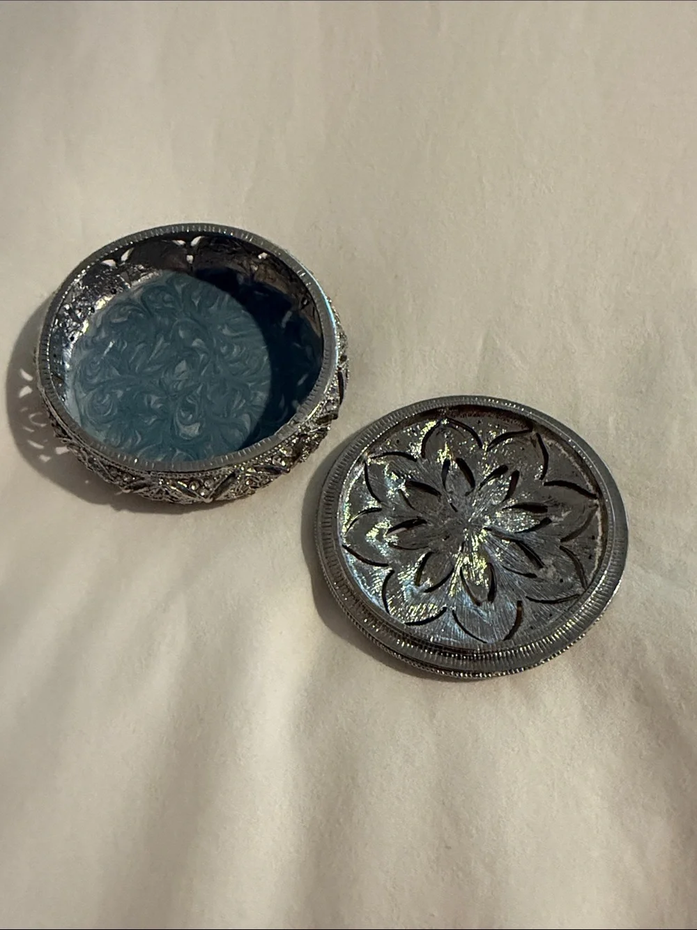 OLIVIA RIEGEL WINDSOR ROUND BOX WITH HAND-SET CLEAR SWAROVSKI CRYSTALS